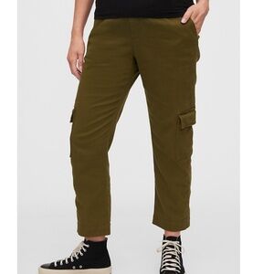 Gap Maternity full panel utility cargo pants 18